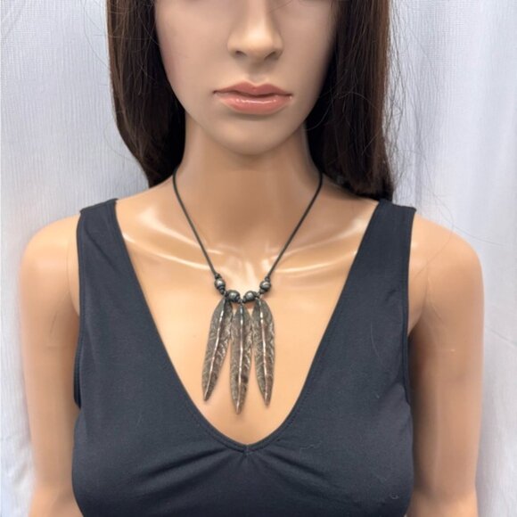 Vintage Kien Brutalist Modernist Triple Feather Statement Necklace - Picture 2 of 5